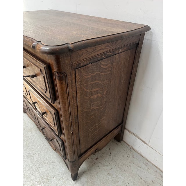 Wood Regency Style Chest of Drawers in Carved Oak, 20th Century For Sale - Image 7 of 12