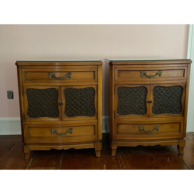 R-Way Furniture Company Vintage 1950s/60s R-Way French Provincial 4-Piece Bedroom Suite For Sale - Image 4 of 18