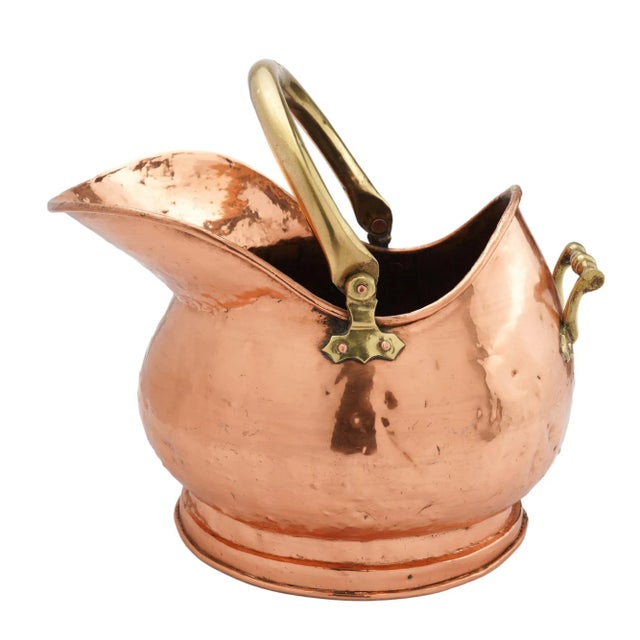 Helmet Shaped Copper Coal Hod on a Circular Footed Base, 1800's For Sale - Image 13 of 13