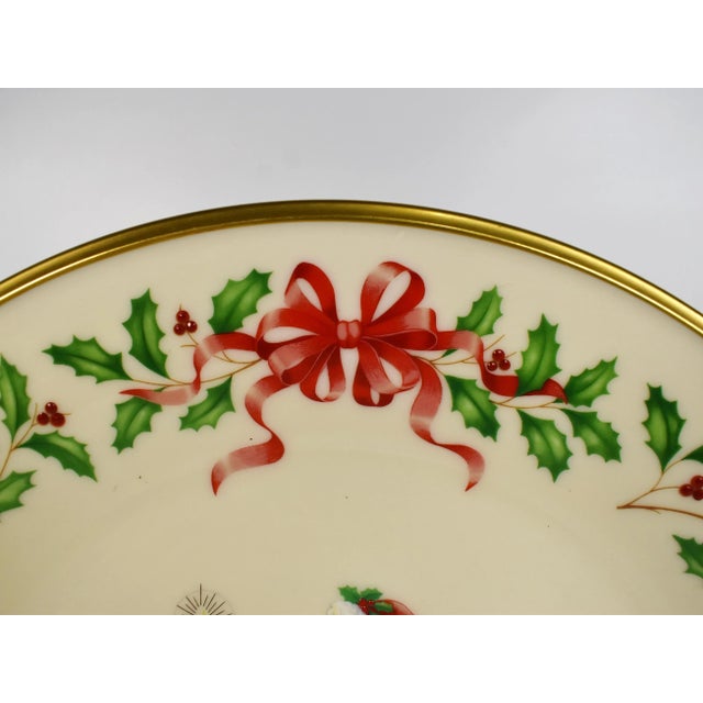 American 1994 Lenox the Annual Holiday Collection's Santa Claus Christmas Plate For Sale - Image 3 of 8