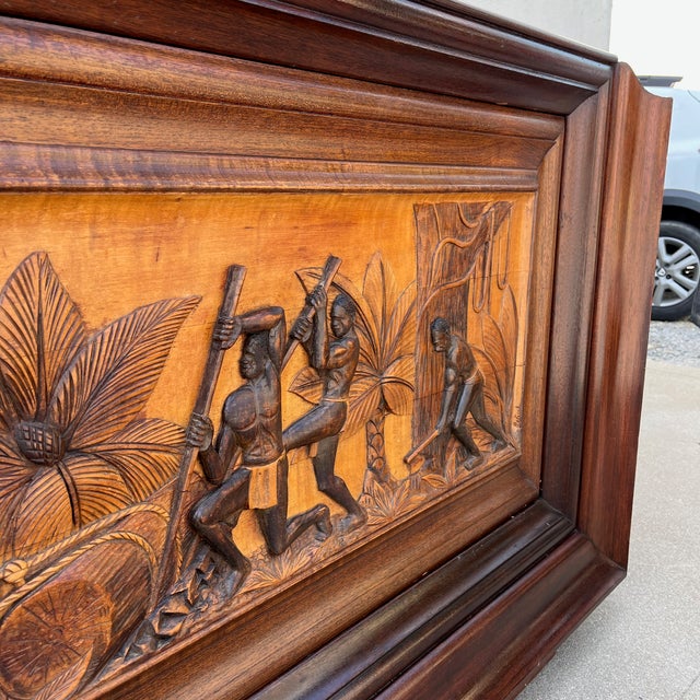 Walnut Sideboard with Marble Top, in Very Good conditions. Designed 1920 to 1949