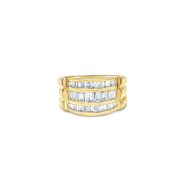 2020s One Carat Round & Baugette Diamond Cocktail Ring, Size 5 For Sale - Image 5 of 7
