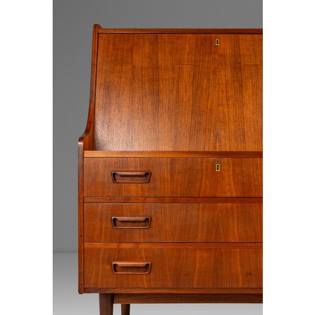 Rare Danish Mid-Century Modern Drop Down Secretary Desk in Walnut by Maurice Villency, Denmark, C. 1960s For Sale - Image 12 of 18