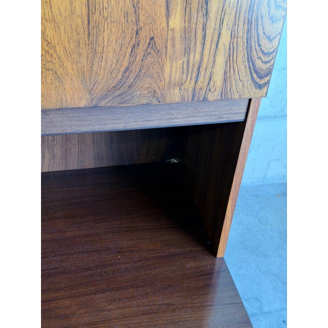 Mid-Century Modern Vintage Danish Mid Century Modern Rosewood Display Cabinet Bookcase Hutch Bar Cabinet For Sale - Image 3 of 9