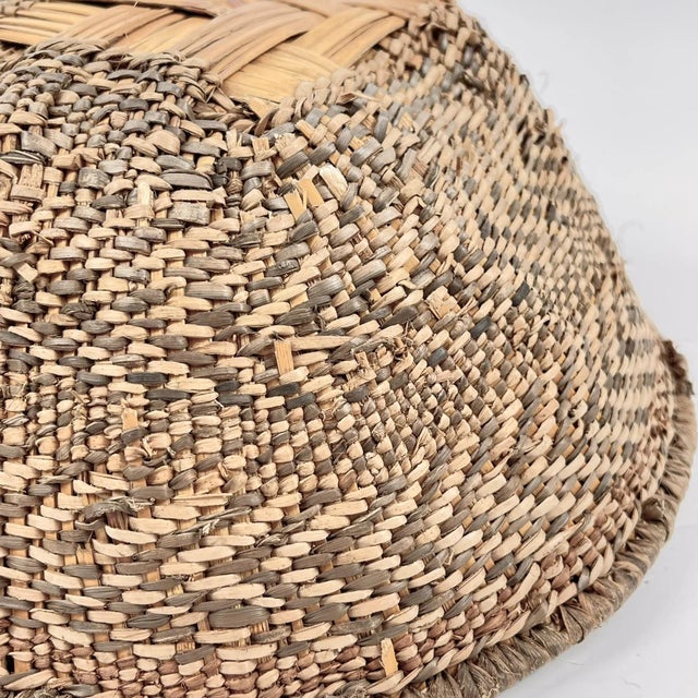Early 20th Century Rare Tonga Binga Basket Bowl 9inch MATTER COLLECTION For Sale - Image 4 of 6