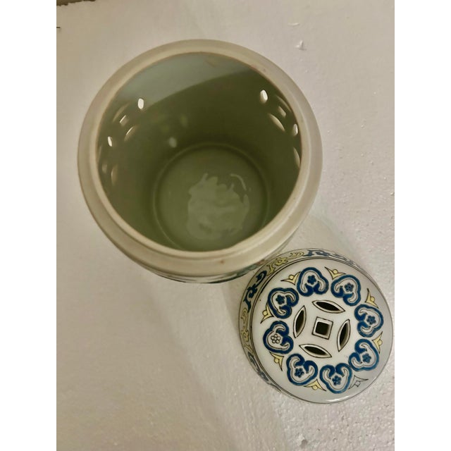 Lovely vintage Asian lidded container originally used for potpourri. Can be used as a cache pot to store jewelry, matches,...