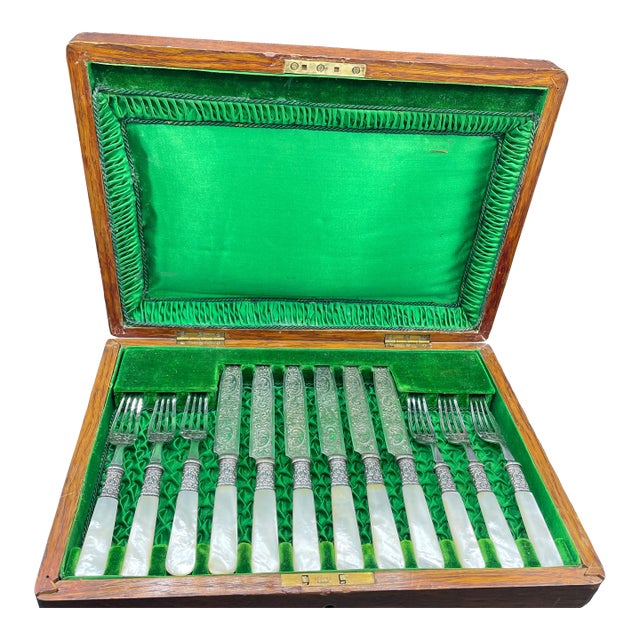 Late 20th Century Mother of Pearl Handled Dessert Serviced for 6 w/ oak box English Manor - 12 pcs For Sale