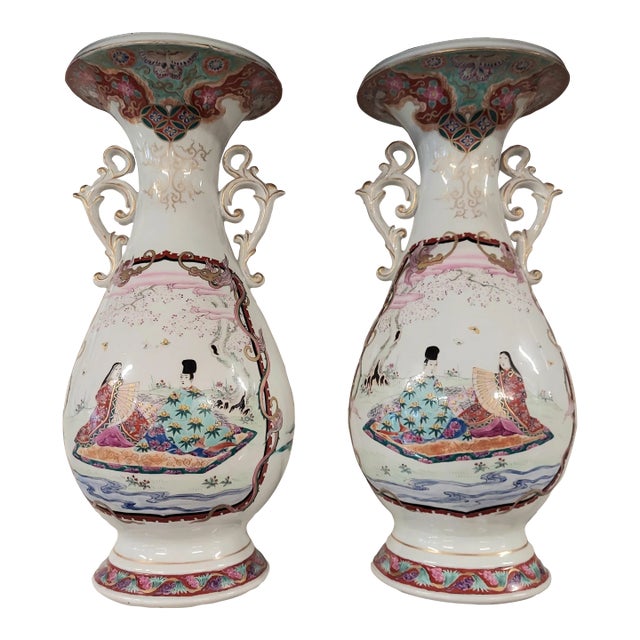 1920s Pair of Japanese Hizen Aritmi Hirabayashi Vases For Sale
