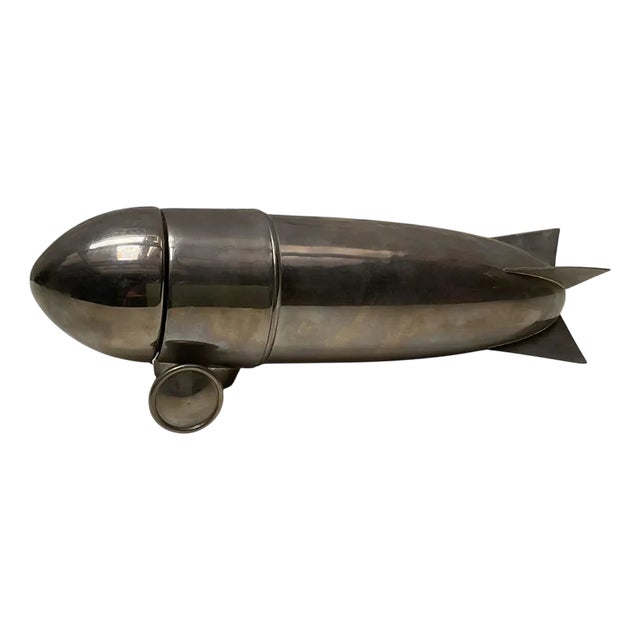 Art Deco Zeppelin Cocktail Shaker in Chrome-Plated Metal, Central Europe, 1940s For Sale