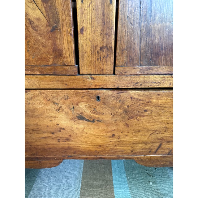 Antique 19th Century American Butternut Linen Cupboard or Blanket Press For Sale - Image 16 of 17