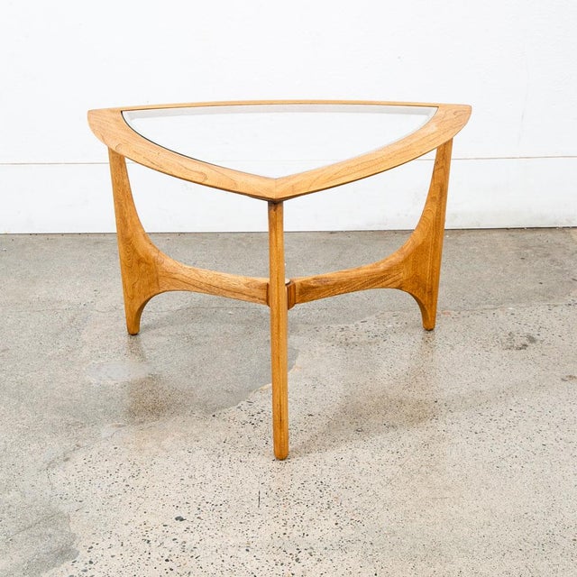 Lane Furniture 1960s Mid Century Modern Cocktail Table Set Side End Round Glass Triangular Lane Pair For Sale - Image 4 of 11