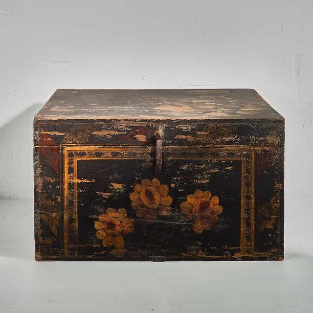 Chinese wooden chest with floral illustrations (china, c.1900) 3 dimensions: 71 x 47 x 41 cm (l x w x h) age: 120 years...