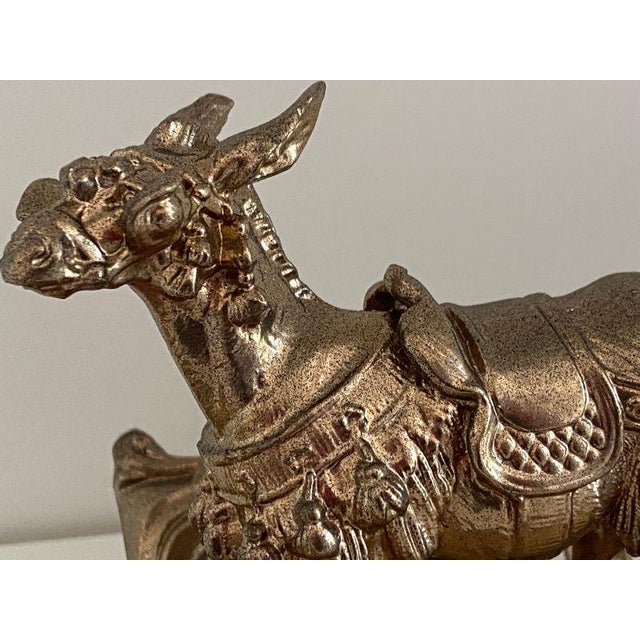 Gold Atypical Writing Desk Set with Double Inkwells in Patinated Gilt Metal, 1890s-1910s For Sale - Image 8 of 16
