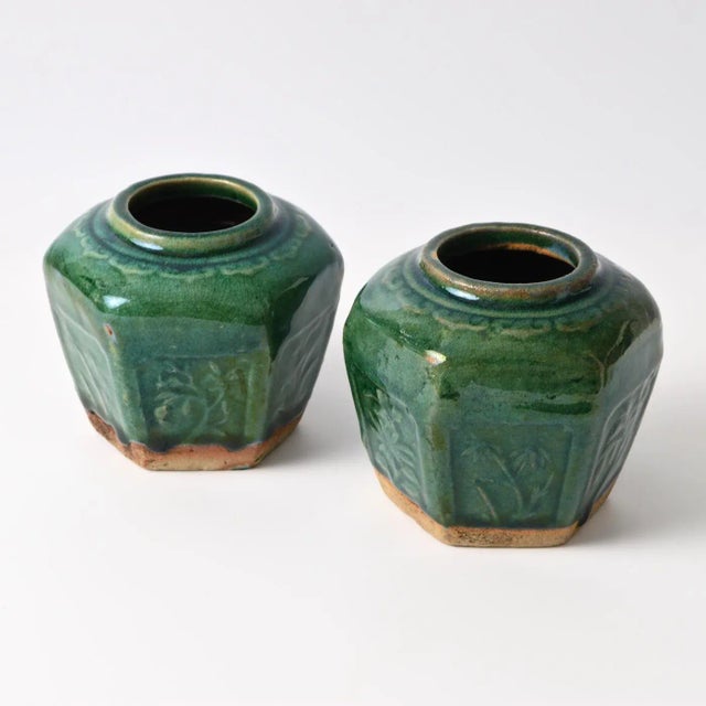 Chinese Green Glazed Shiwan Pottery Jars, 1890s, Set of 2 For Sale - Image 6 of 7
