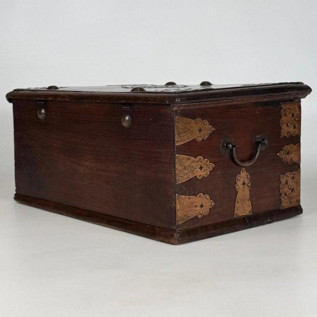 Wood 19th Century Antique English Copper and Oak Storage Box For Sale - Image 7 of 13