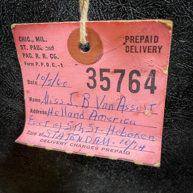 Cabin Case with 2 Stickers from the Holland America Line, 1920s For Sale - Image 9 of 18