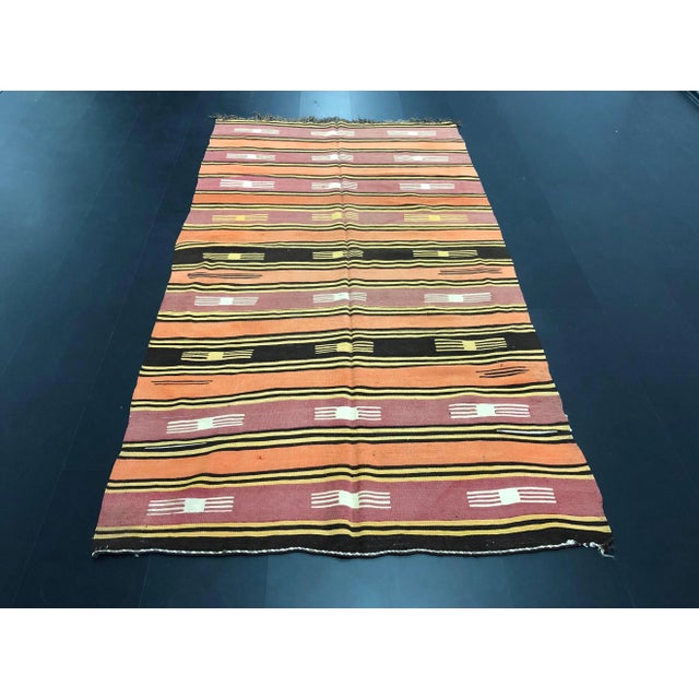 1960s Vintage Turkish Handwoven Wool Kilim Rug - 4′8″ × 8′7″ For Sale - Image 11 of 11