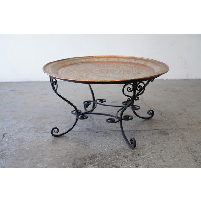 38" Hollywood Regency 1950s Moroccan Hand-Hammered Copper Tray Top Coffee Table With Wrought Iron Base For Sale - Image 12 of 18
