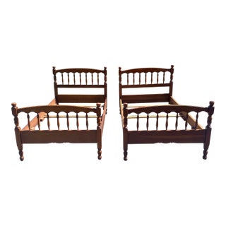 Late 20th Century L. & J. G. Stickley American Colonial Cherry Twin Beds For Sale