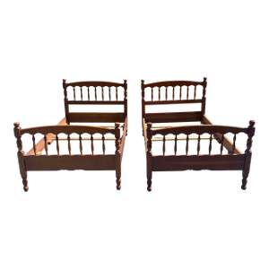 Late 20th Century L. & J. G. Stickley American Colonial Cherry Twin Beds