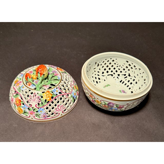 Herend Mid 20th Century Herend Hand-Painted Pierced Porcelain Covered Box With Floral Decoration For Sale - Image 4 of 9