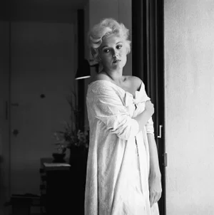 11x14 Print of Kim Novak at Home in Los Angeles 1956 Photo by Sid Avery