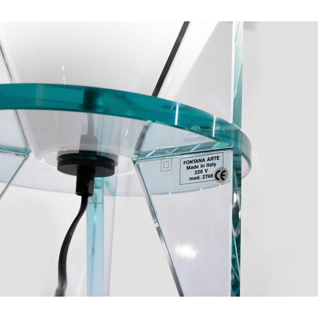 Otero model 2748 table lamp is an elegant lamp designed and created by the italian designer rodolfo dordoni (milan, 1954)...