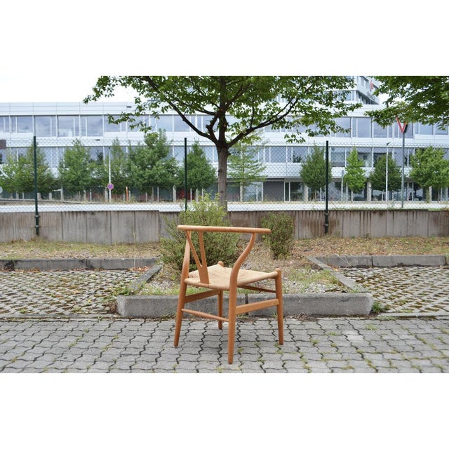 CH24 Wishbone Y Chair in Oak by Hans J. Wegner for Carl Hansen, 1970s, Set of 4 For Sale - Image 11 of 18