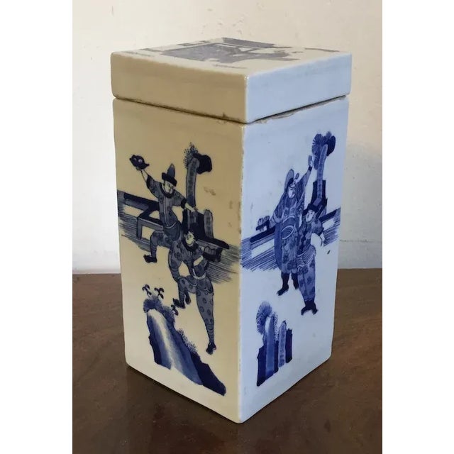 Ceramic Antique 19th Century Chinese Blue & White Porcelain Covered Brush Pot or Box For Sale - Image 7 of 13
