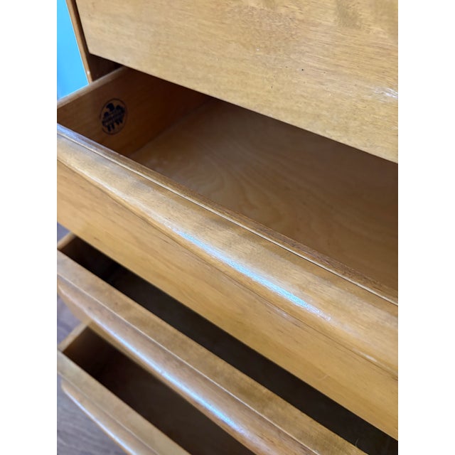 Classic Heywood Wakefield design on this M389W drop down desk/ chest. This could also make a cool bar! Perfect for smaller...