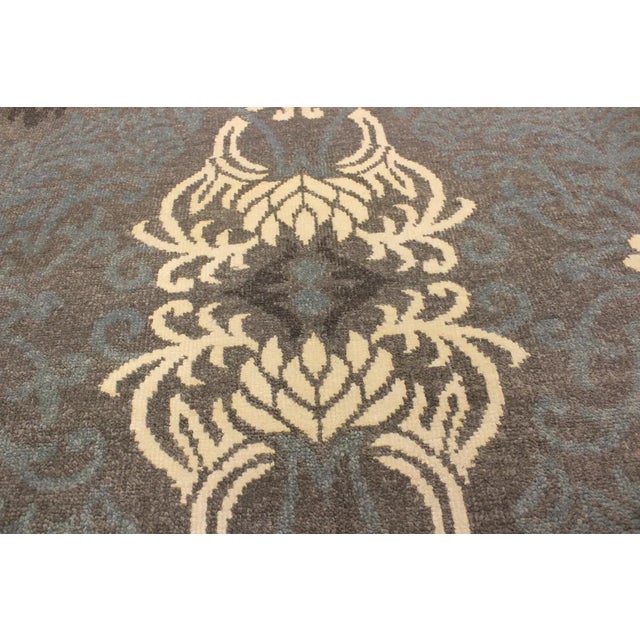 1990s Shabby Chic Modern Gray/Ivory Wool & Viscose Rug - 4'2 X 6'0 For Sale In New York - Image 6 of 8