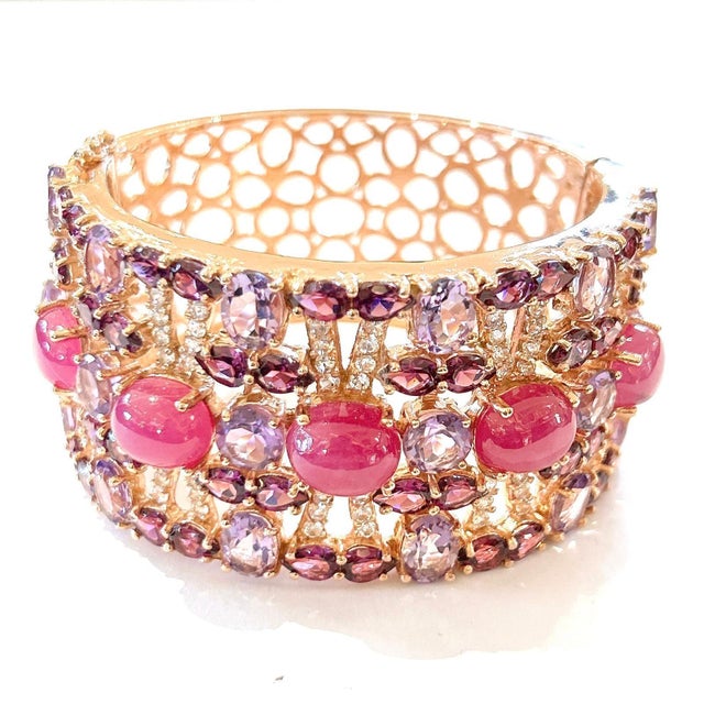Gemstone Bochic “Capri” Ruby & Multi Color Gem & Amethyst Cuff Set In 18K Gold & Silver For Sale - Image 7 of 9