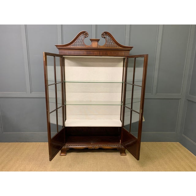 Chippendale Style Mahogany Display Cabinet, 1900s For Sale - Image 10 of 17