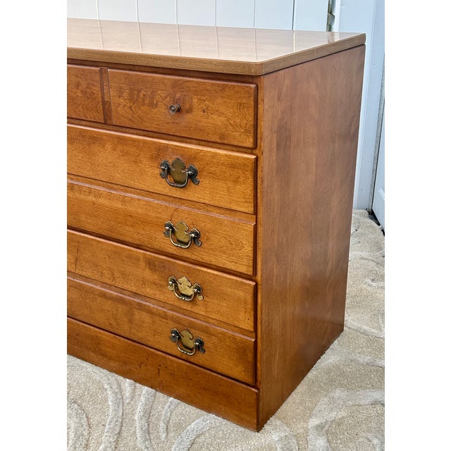 Vtg. Ethan Allen Nutmeg American Style Three Drawer Maple Chest W/Mica Top For Sale In Philadelphia - Image 6 of 15