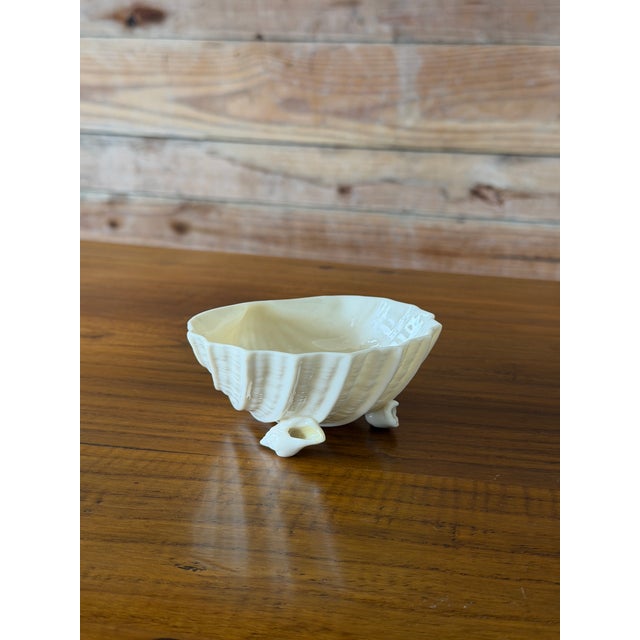 Vintage Irish Belleek Porcelain Shell Bowl on Conch Feet For Sale In Naples, FL - Image 6 of 12