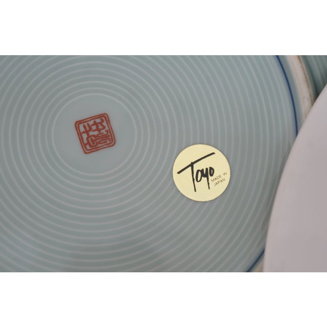 Late 20th Century Japanese Imari Floral Porcelain Charger Plates Dishes Plaques 11" - Set of 7 For Sale - Image 6 of 18