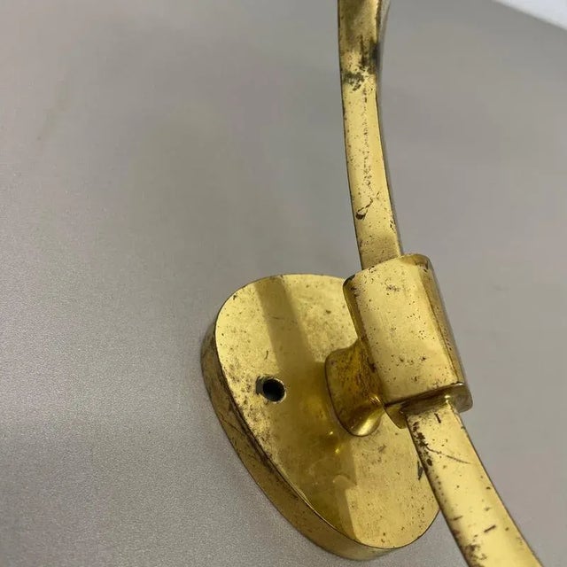 Minimalist Brass Theatre Wall Light in the style of Stilnovo and Gio Ponti, Italy, 1950s For Sale - Image 9 of 18