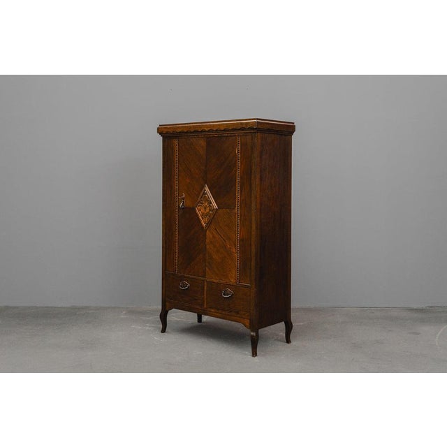 Art Nouveau Linen Cupboard in Oak, Early 20th Century For Sale - Image 4 of 18