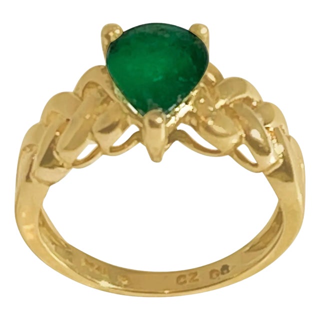 1.42 Carat Pear Cut Natural Emerald Ring 14 Karat Yellow Gold, Size 5.75 For Sale
