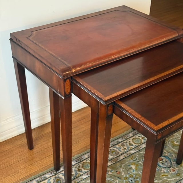 Brown Federal Style Leather Top Nesting Tables in Mahogany With Marquetry by Weiman, Set of 3 For Sale - Image 8 of 11