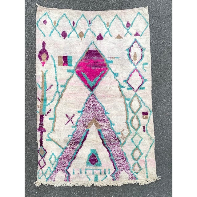 Moroccan Boujaad Handmade Rug For Sale - Image 10 of 10