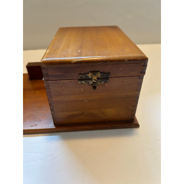 Wood Early 20th Century Charles Company - Mohawk Chief Brand - Double Cigar Box For Sale - Image 7 of 12