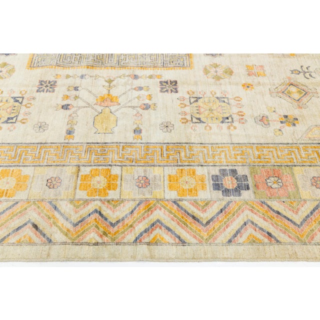 Modern Khotan Style Hand-Knotted Wool Rug Neutral & Ochre Transitional 10x14 For Sale In New York - Image 6 of 12