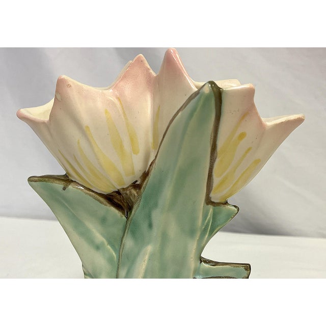 Ceramic 1940's McCoy Pottery Tulip Vase, Marked For Sale - Image 7 of 12