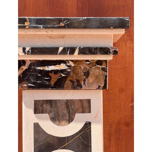 A Neoclassical Vintage Italian Marble Pedestal, 20Th Century For Sale - Image 4 of 12