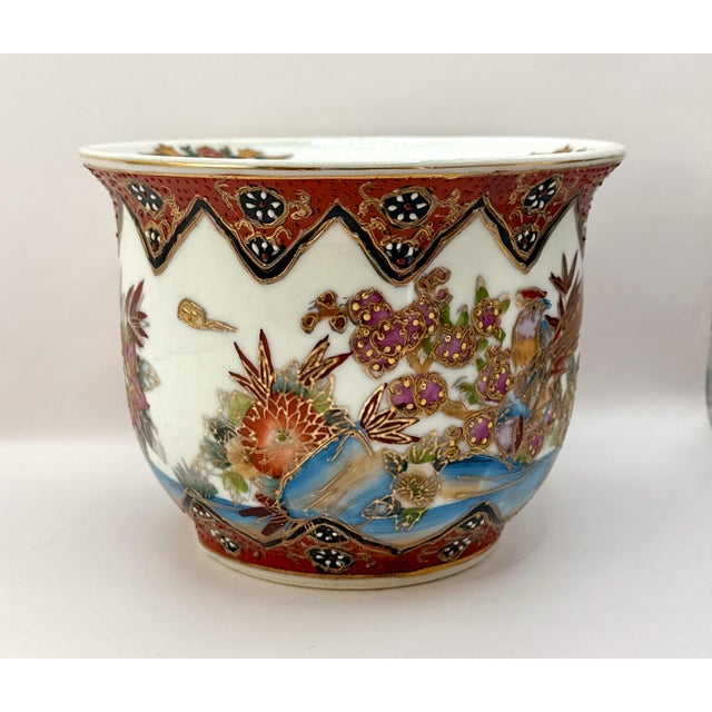 1970s 1970s Hand-Painted Asian Porcelain Planter With Birds, Florals & Gold Accents For Sale - Image 5 of 6