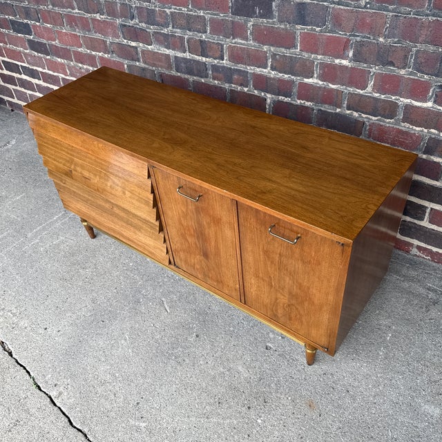 Mid 20th Century Mid 20th Century Merton Gershun for American of Martinsville Mid Century Lowboy Credenza For Sale - Image 5 of 7