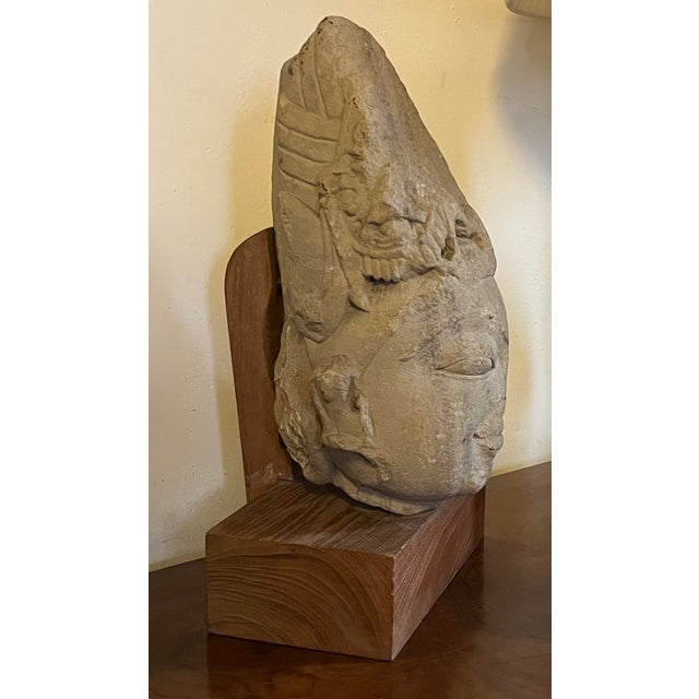 Antique 10th / 11th Century Buff Sandstone Carving - Head or Bust of a Deity - Buddha or a Bodhisattva For Sale - Image 12 of 15