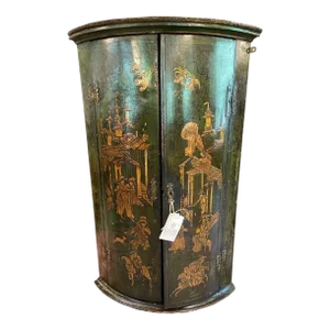18th Century George III Green-Lacquered Hanging Corner Cabinet