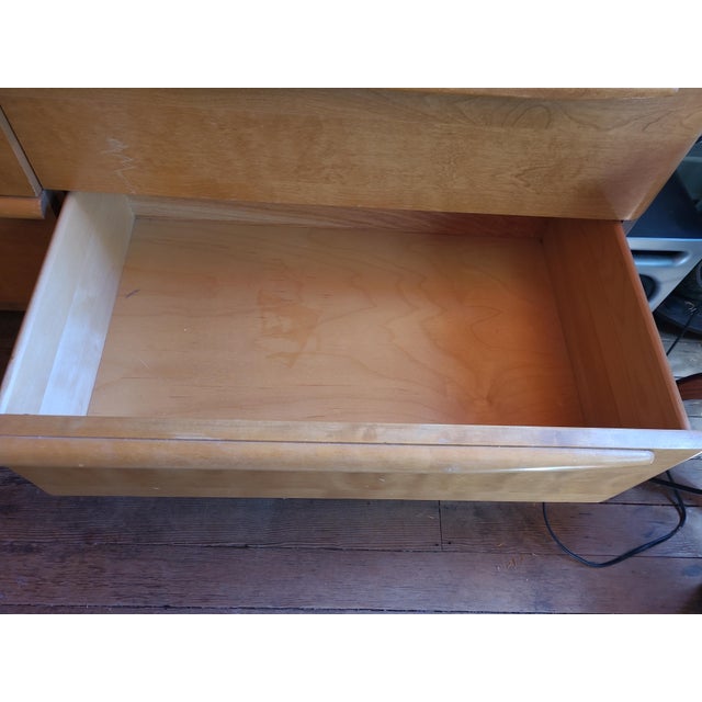 Heywood-Wakefield Mid-Century Modern Dresser - Heywood-Wakefield For Sale - Image 4 of 6